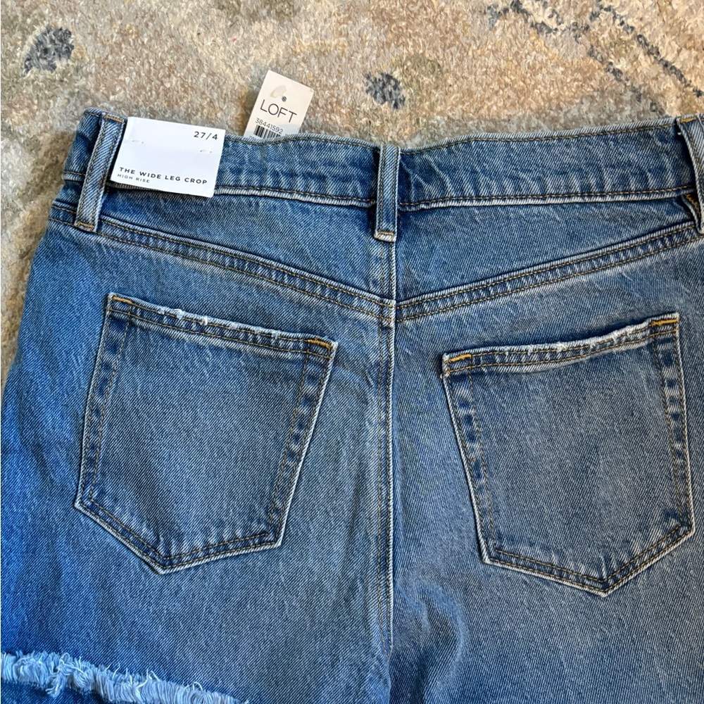 Brand new loft wide leg crop high-rise jeans in size 27/4
